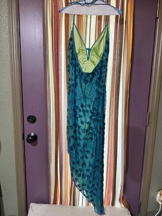 VNTG Caché 100% SILK Beaded Fairy Gown Y2K Teal Blue Handkerchief Hem SZ 6 - Picture 2 of 8